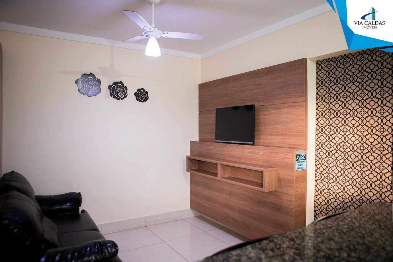 Apartamento | Área de estar | TV de tela plana