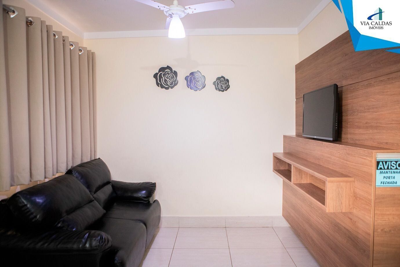 Apartment | Living area | Flat-screen TV