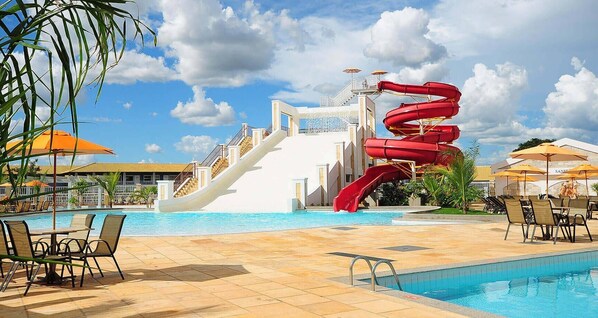 12 outdoor pools, pool umbrellas, sun loungers