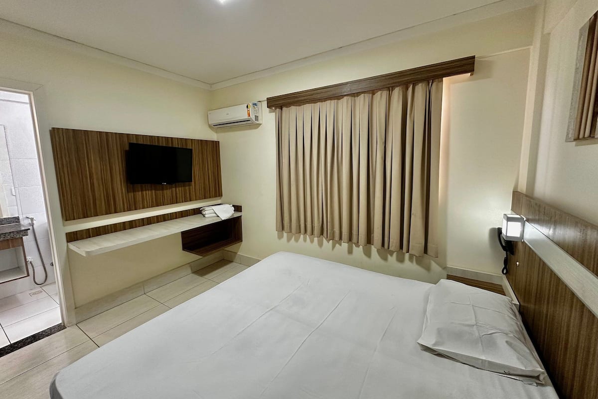 In-room safe, free WiFi