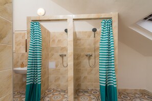 Comfort Apartment, 3 Bedrooms | Bathroom | Shower, hair dryer - Easy Housing Hostel (Prague)