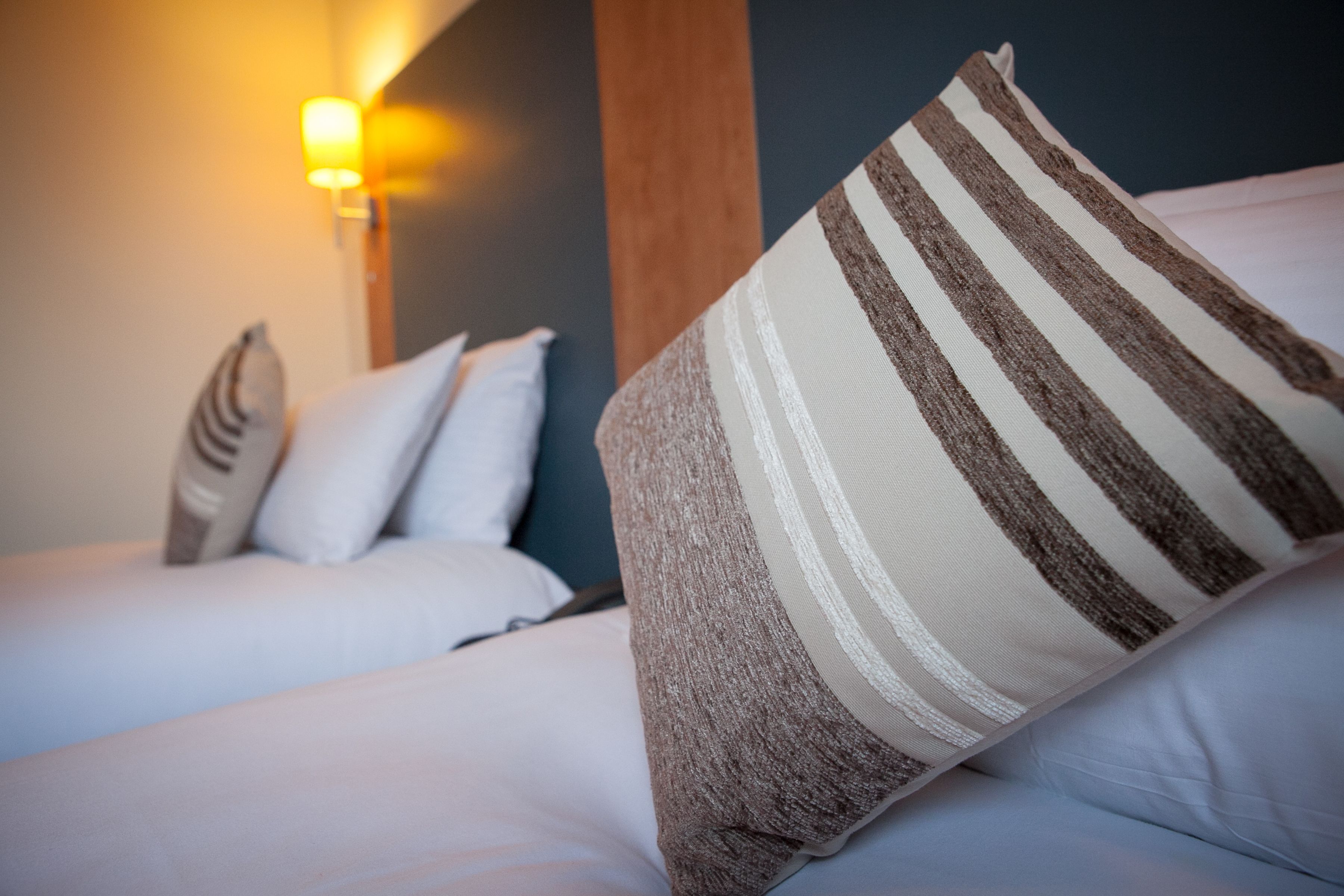 twin room | individually decorated, individually furnished, desk, blackout curtains