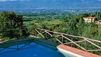 Casa de campo panorámica, 4 habitaciones, piscina privada, vistas al valle | Terraza o patio