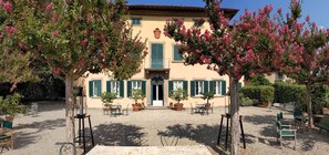 Luxury Villa, Multiple Bedrooms, Private Pool, Hill View | Terrace/patio - Petrolo (Bucine)