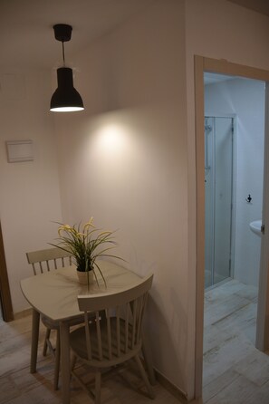Studio 2 pax | In-room dining - Gorbea Suites (Monachil)