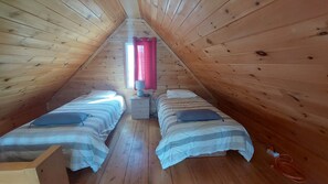 Chalet, 2 chambres, cuisine, vue plage | Bureau, rideaux occultants, lits bébé (gratuits)