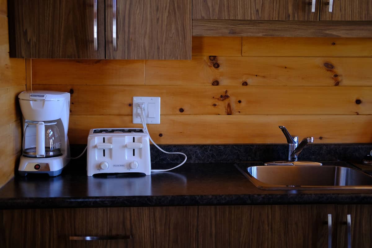 chalet, 2 bedrooms, kitchen, beach view | private kitchen | coffee/tea maker