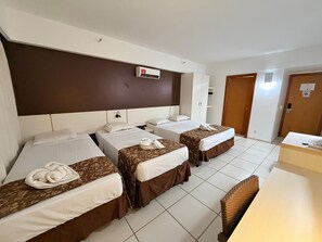 Basic Apartment | 1 bedroom, minibar, in-room safe, desk - Suite Le Jardin Via Caldas (Caldas Novas)