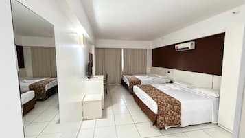 APTO 635 | 1 bedroom, minibar, in-room safe, desk