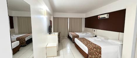 APTO 635 | 1 bedroom, minibar, in-room safe, desk