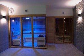 Sauna seca, sauna a vapor