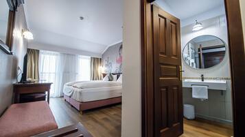 Double Classic | Ropa de cama de alta calidad y minibar