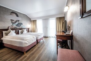 Double Classic | Ropa de cama de alta calidad, minibar, caja fuerte y escritorio