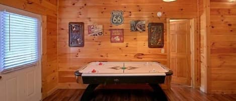 Apartamento, 6 quartos | Bilhar