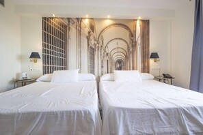 1 bedroom, blackout drapes, free WiFi