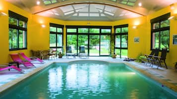 2 indoor pools, pool loungers