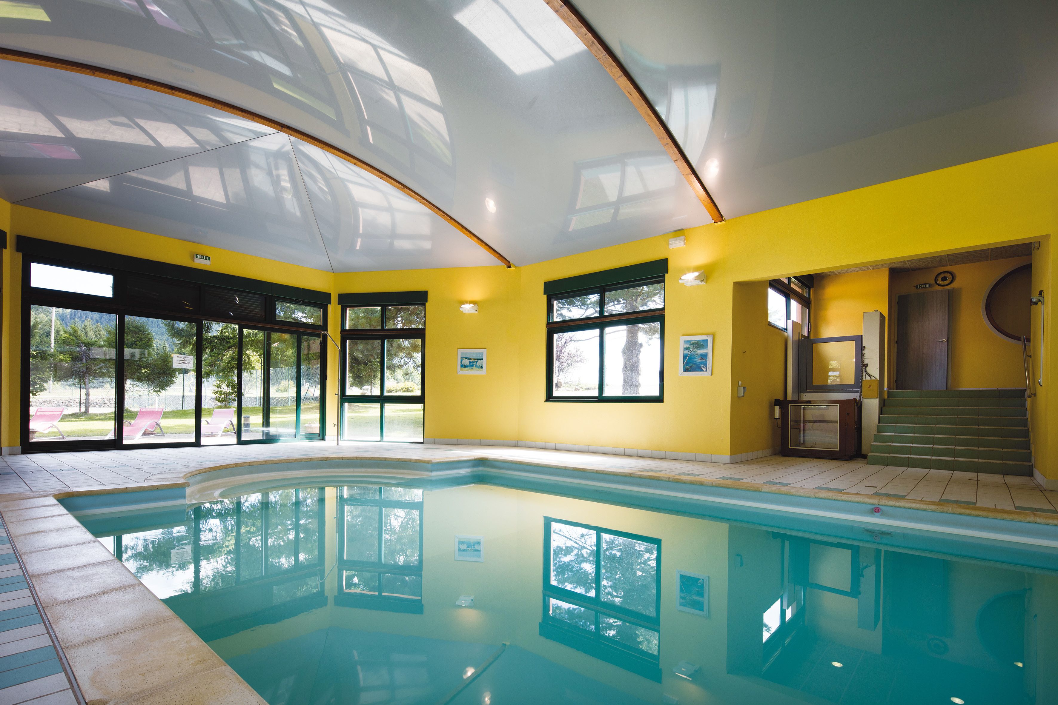 2 indoor pools, pool loungers