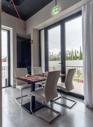 Breakfast, lunch and dinner served - Hotel Star Inn Lisbon Aeroporto (Lisbon)
