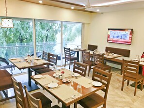 Se sirven desayunos, almuerzos, cenas y cocina internacional