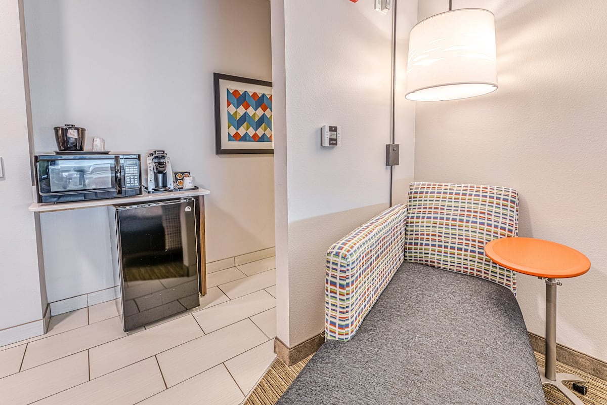 In-room safe, desk, laptop workspace, blackout drapes