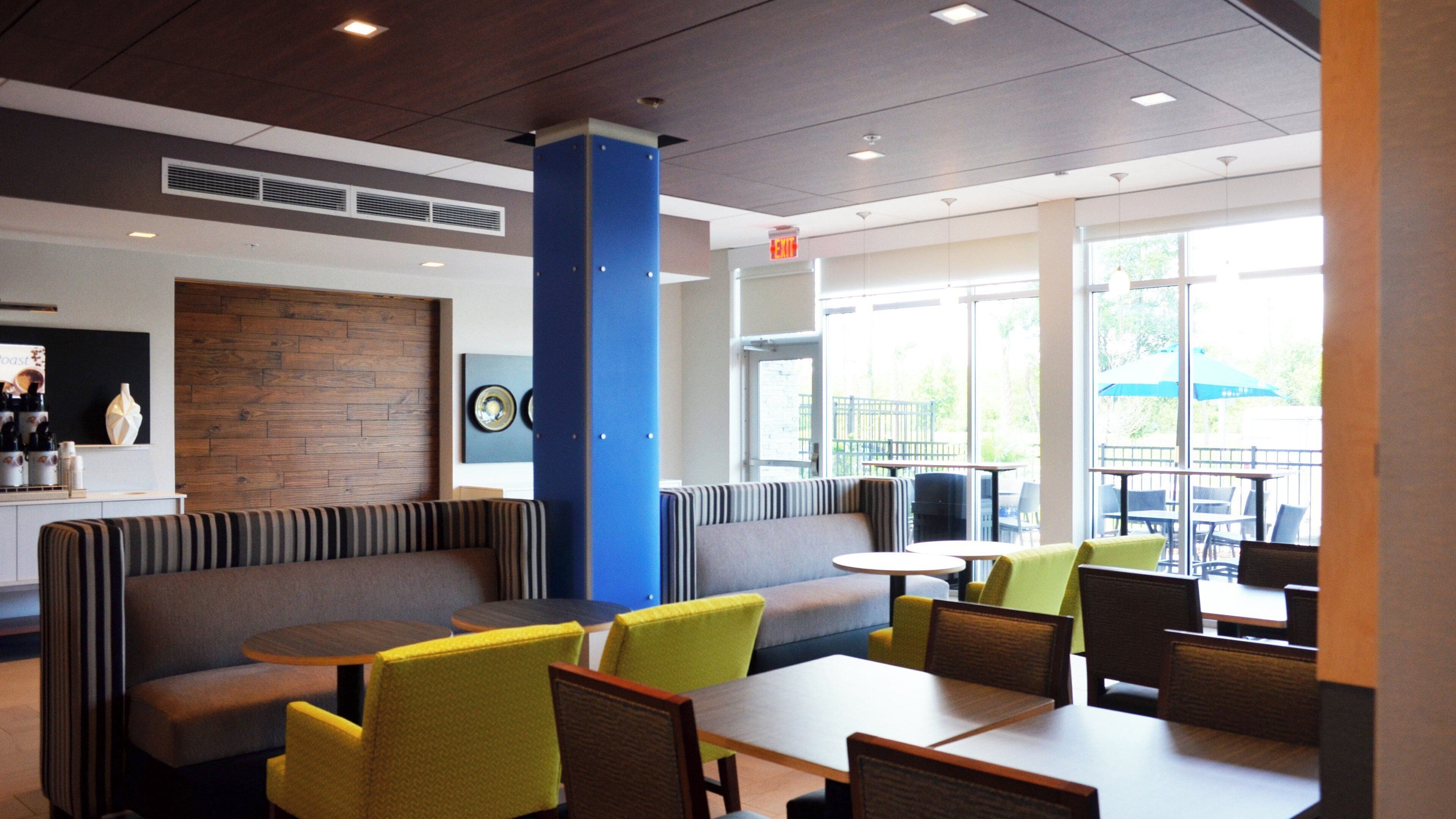 Photo - Holiday Inn Express & Suites  Jacksonville W  I295 And I10