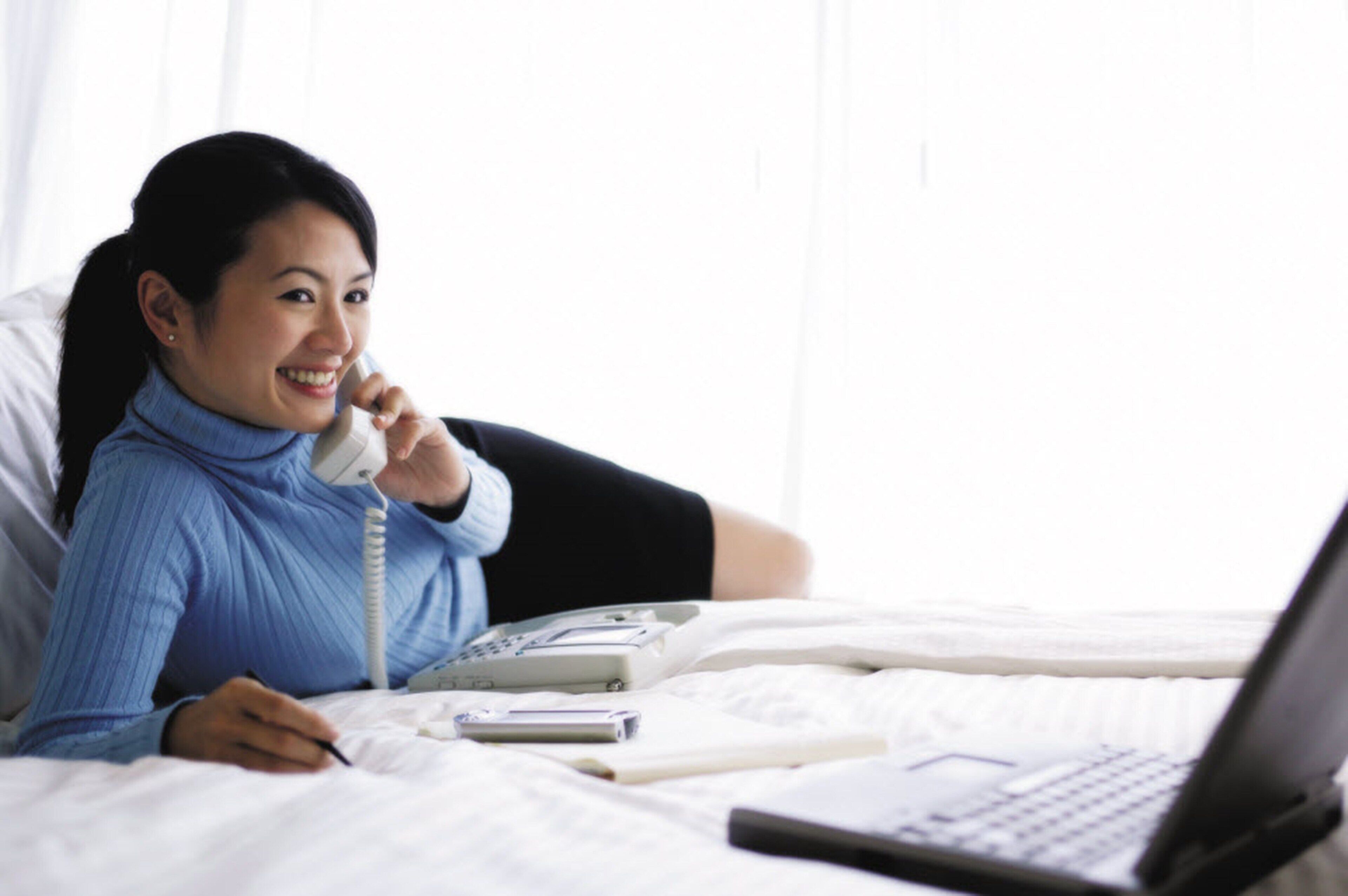 Minibar, safe på rommet, skrivebord og blendingsgardiner