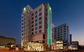 Exterior - Holiday Inn Doha - The Business Park by IHG (Doha)