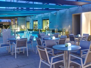 Terrace/patio - Holiday Inn Doha - The Business Park by IHG (Doha)