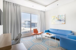 Premium bedding, minibar, in-room safe, desk