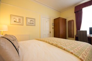Double Room | Desk, laptop workspace, iron/ironing board, free WiFi