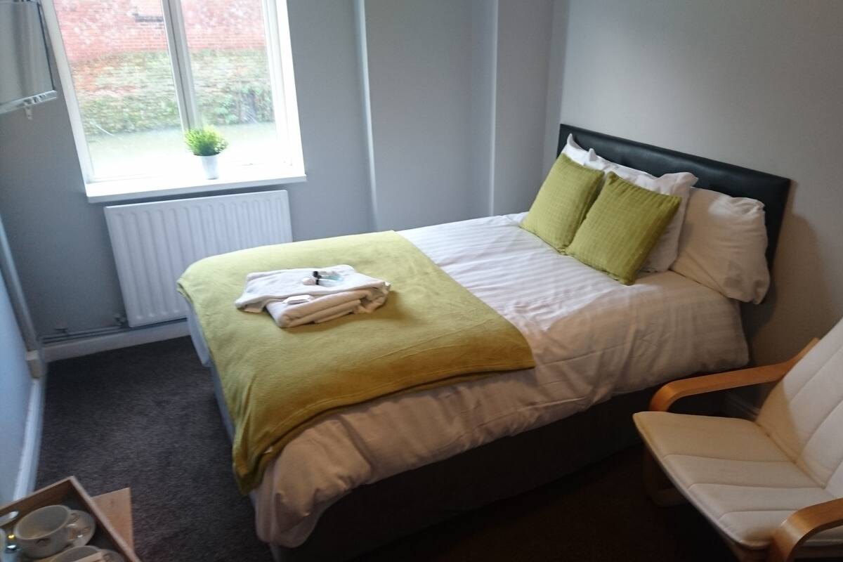 Double Room, Shared Bathroom | Premium bedding, free WiFi