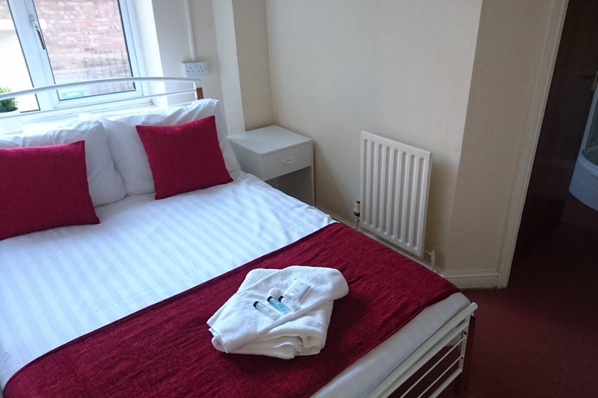 Double Room, Ensuite | Premium bedding, free WiFi