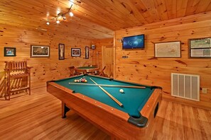 Apartment, 2 Bedrooms | Billiards