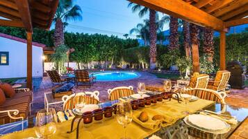 Villa, 3 Bedrooms | Dining