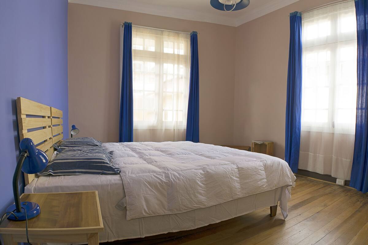 Twin Room, Shared Bathroom | Desk, free WiFi, bed sheets
