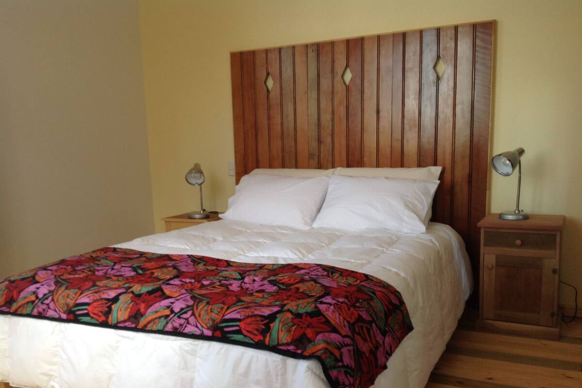 Double Room, Ensuite | Desk, free WiFi, bed sheets