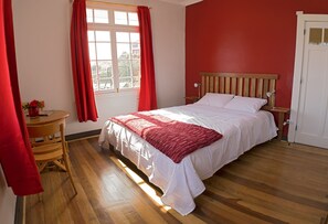 Double Room, Private Bathroom, Bay View | Desk, free WiFi, bed sheets