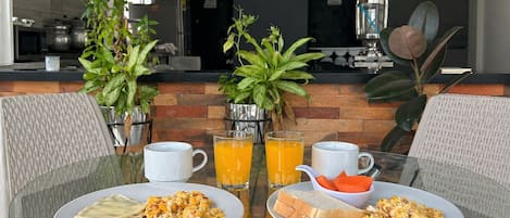 Free daily buffet breakfast