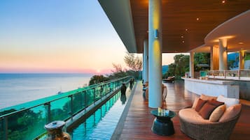 2 barer/lounger og takterrassebar