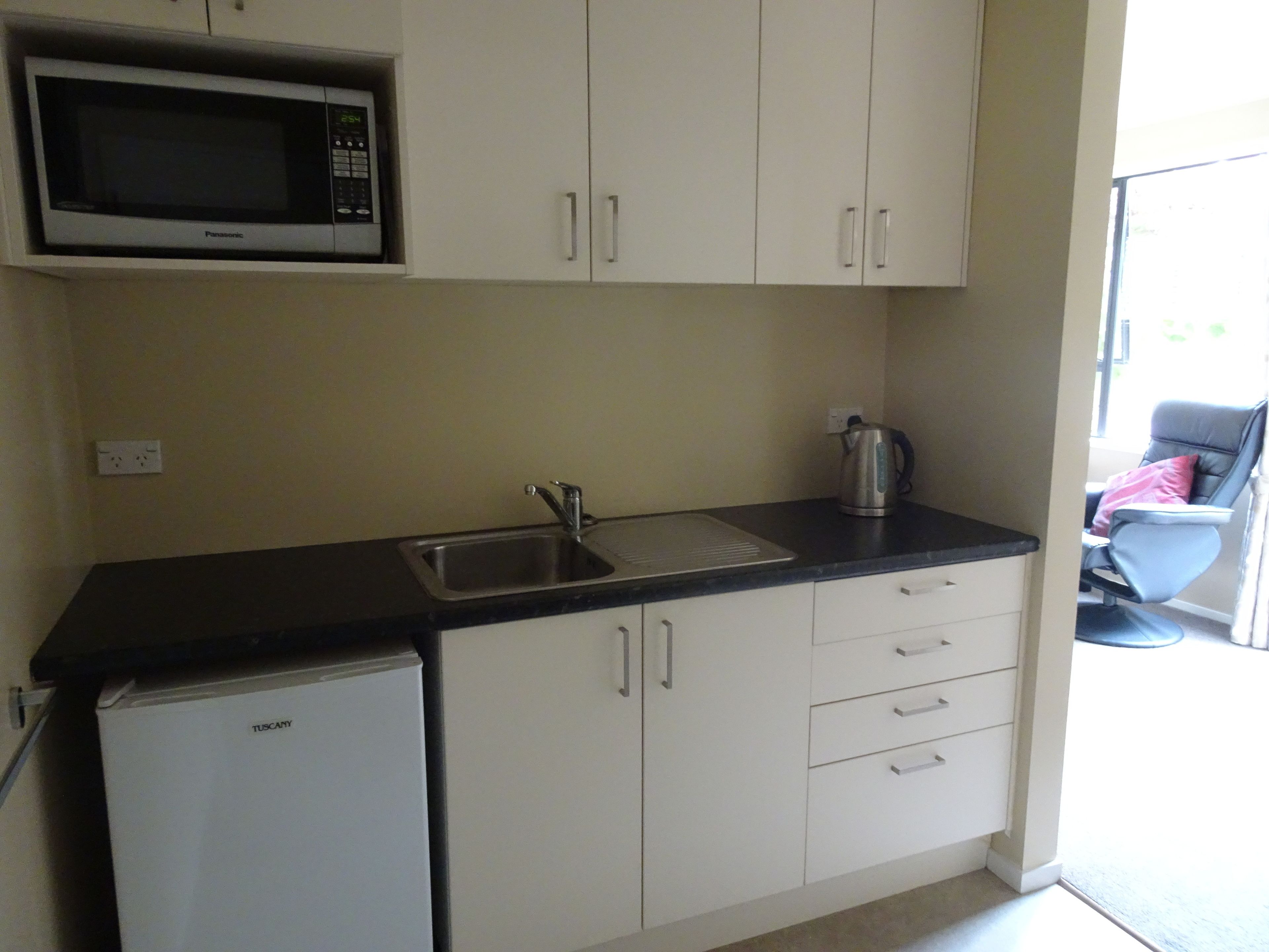 standard studio | private kitchenette | fridge, microwave, coffee/tea maker, cookware/dishes/utensils