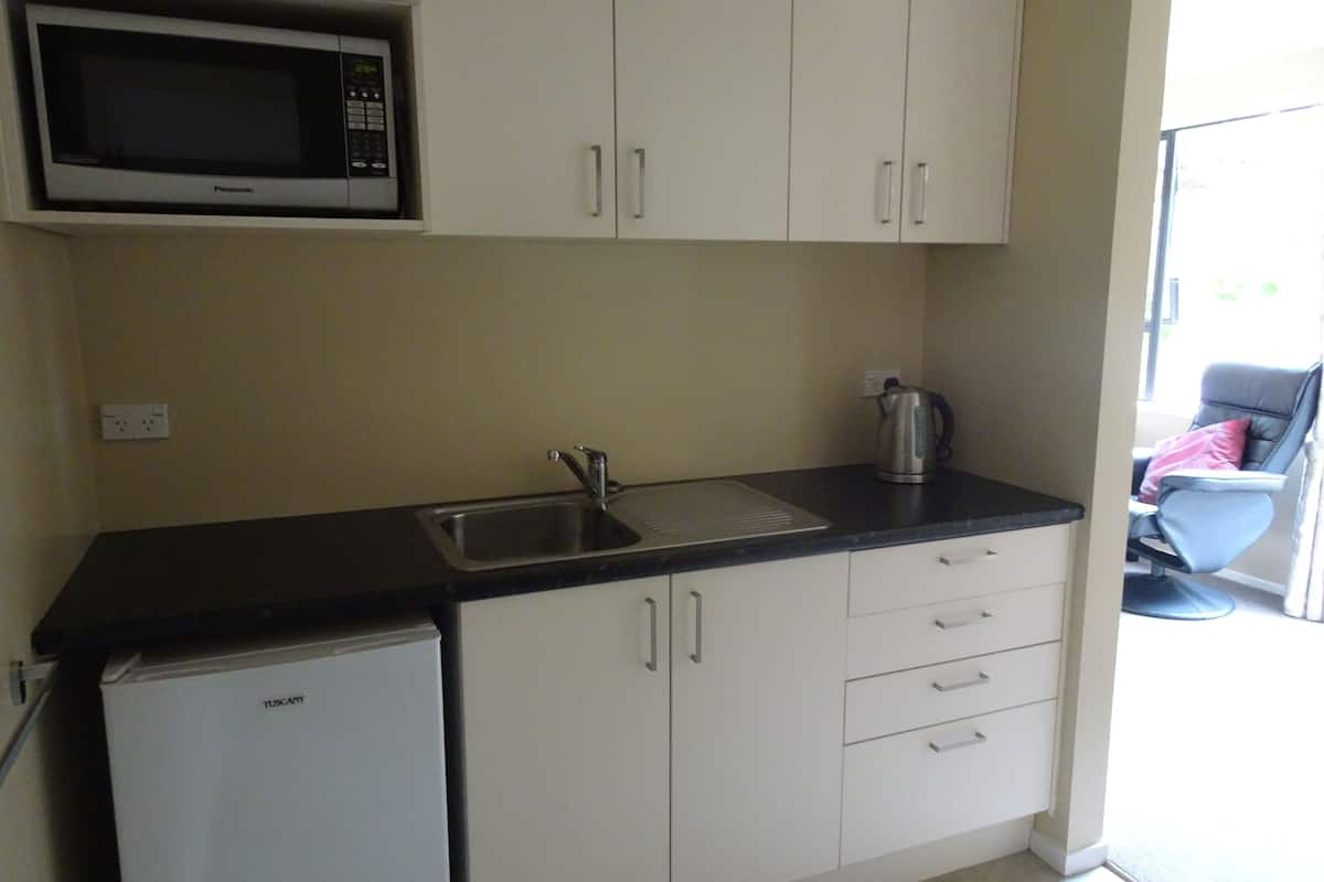 standard studio | private kitchenette | fridge, microwave, coffee/tea maker, cookware/dishes/utensils