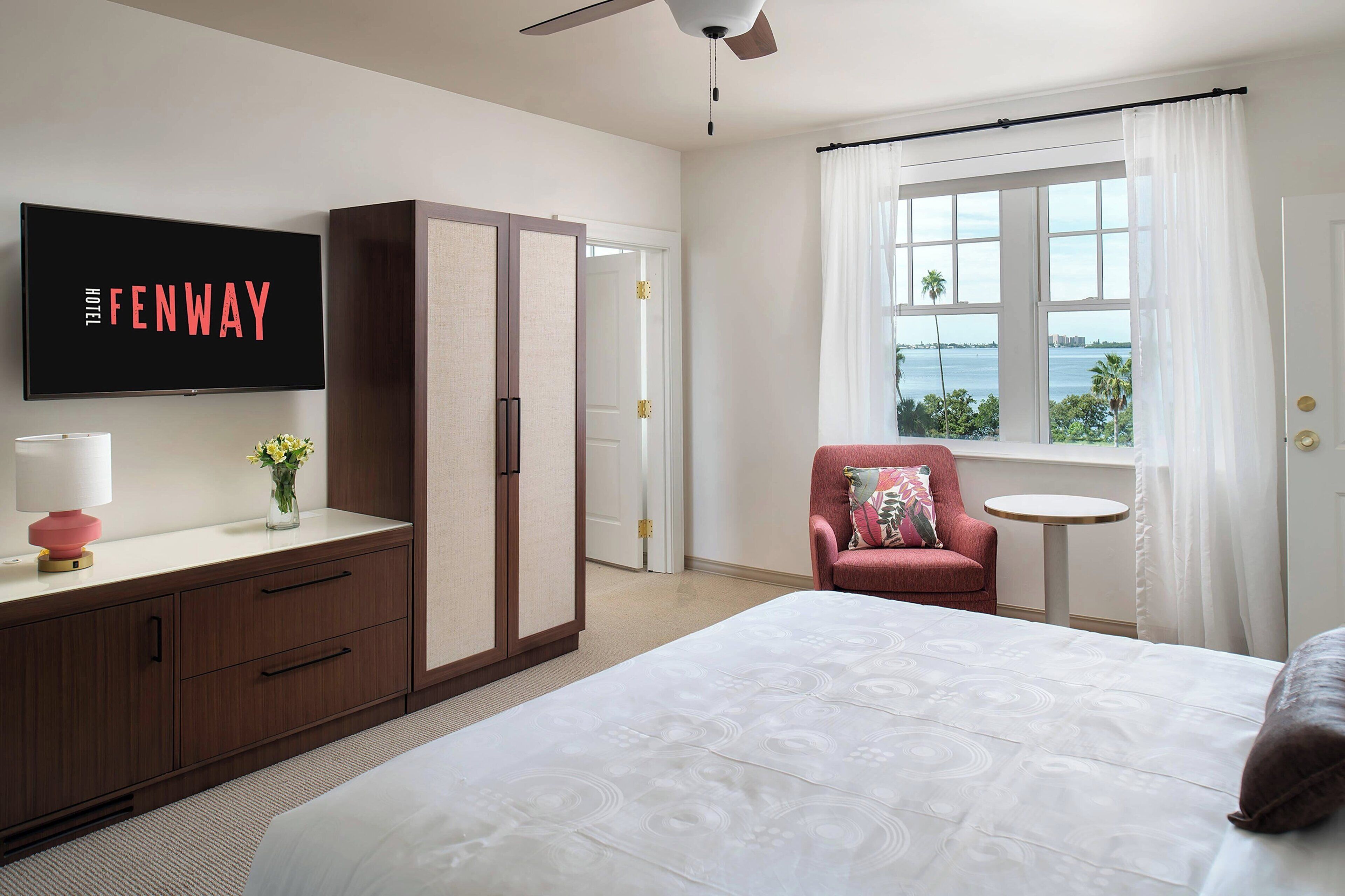 1 bedroom, in-room safe, desk, iron/ironing board