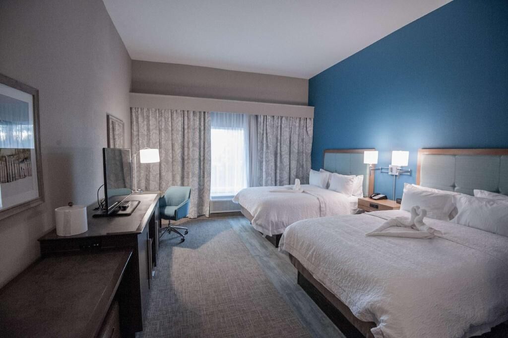 Premium bedding, in-room safe, desk, laptop workspace