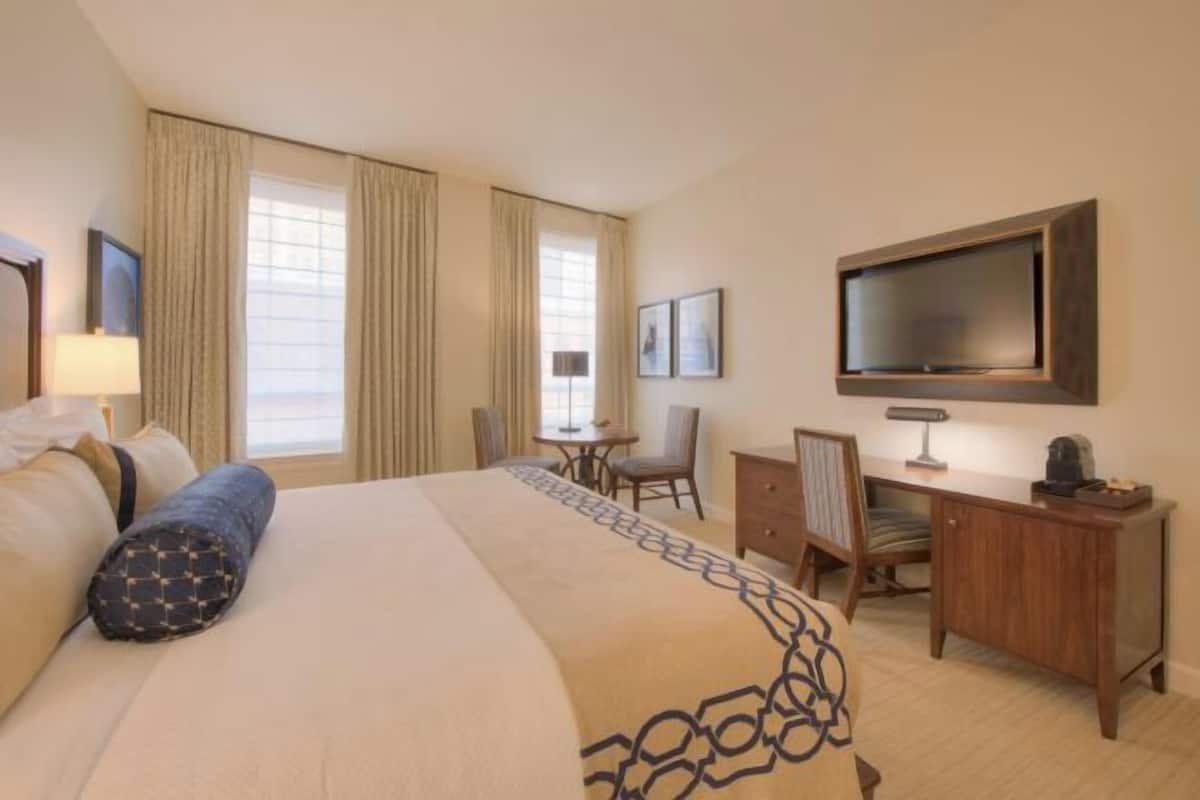Egyptian cotton sheets, premium bedding, in-room safe, laptop workspace