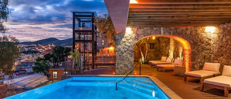 Udendørs pool, liggestole