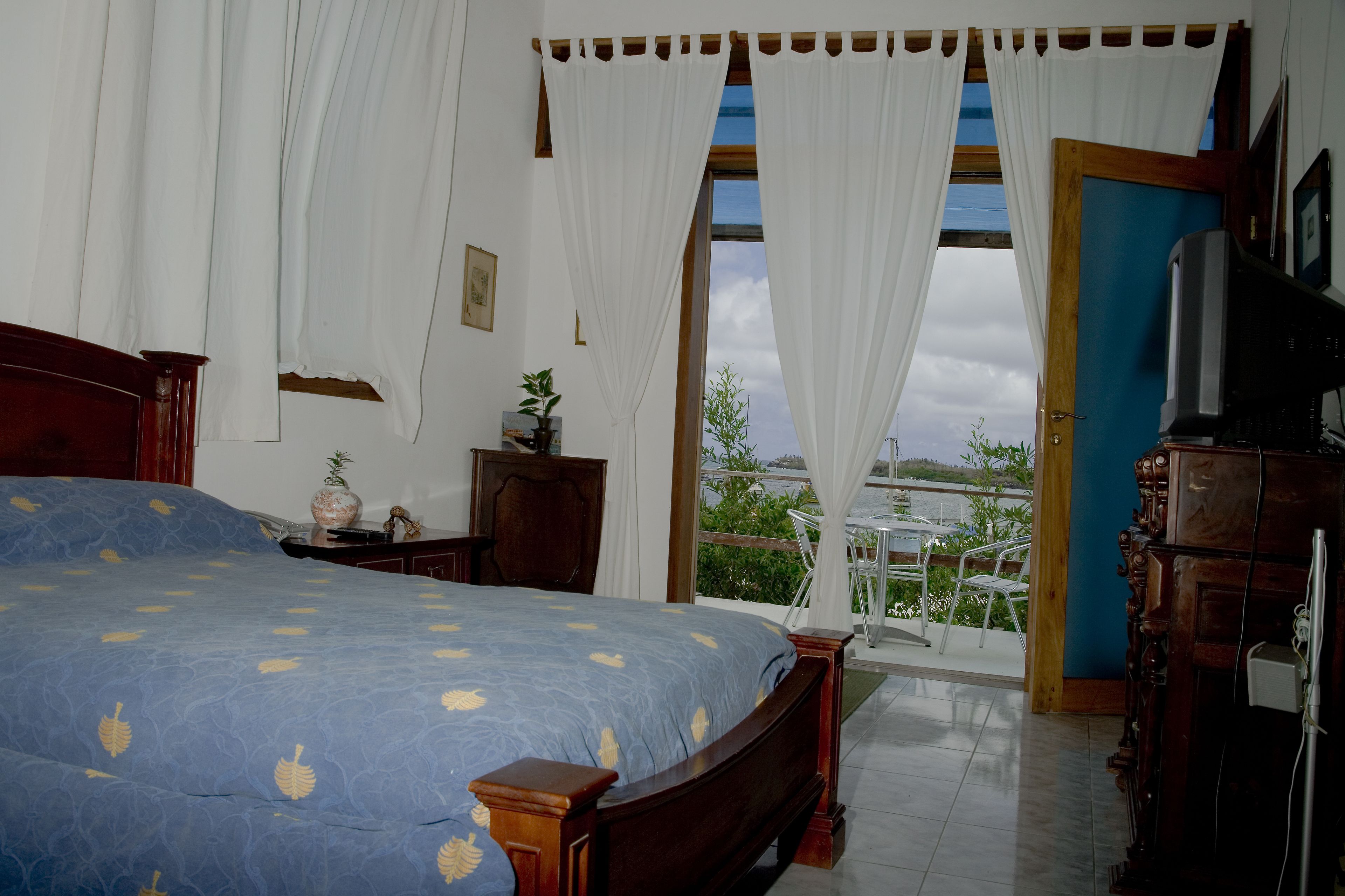 Pillow-top beds, in-room safe, desk, free WiFi
