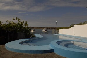 Outdoor pool - Bay House (Puerto Ayora)