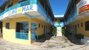 Khuôn viên nơi lưu trú