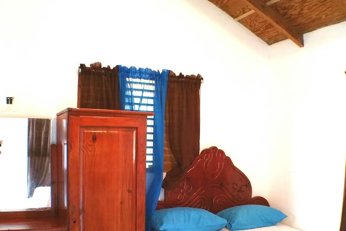 Quadruple Room with Air Con | WiFi (free)