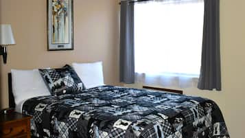 Eenpersoonskamer, 1 queensize bed | Een kluis op de kamer, geluiddichte muren, babybedden (toeslag)